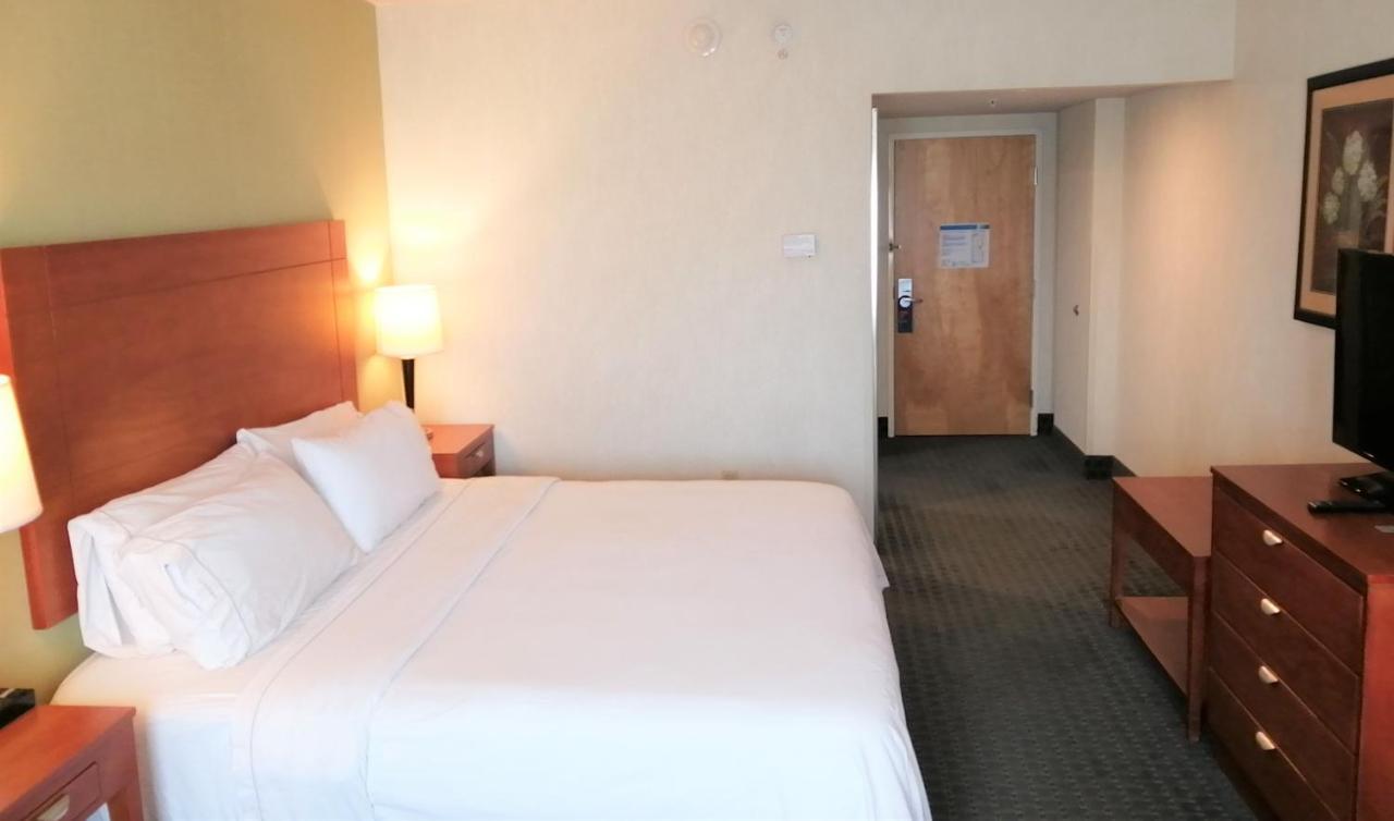 Holiday Inn Express & Suites Toluca Zona Aeropuerto By Ihg Extérieur photo