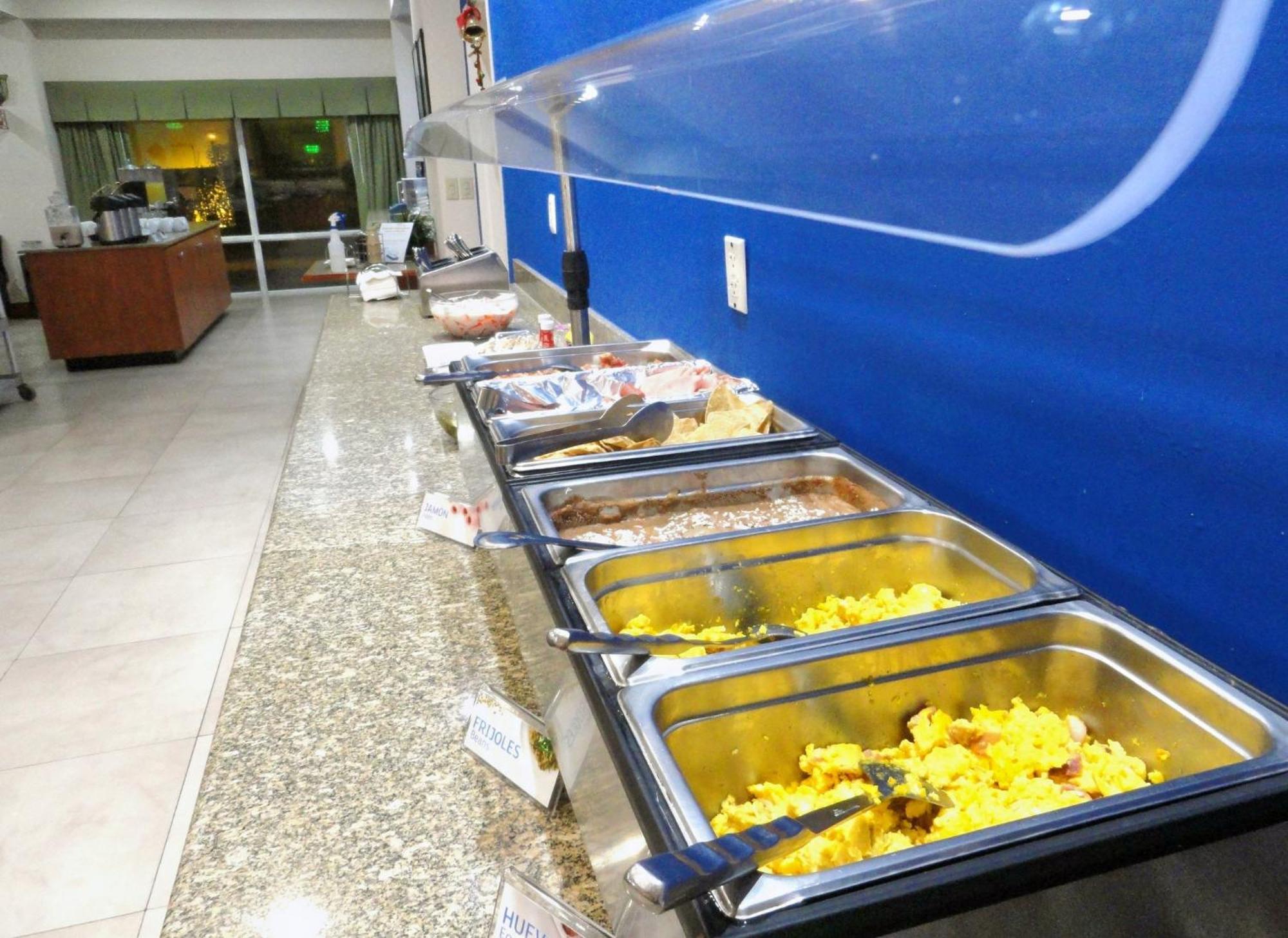 Holiday Inn Express & Suites Toluca Zona Aeropuerto By Ihg Extérieur photo